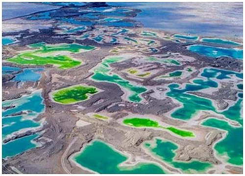 Video: Hồ muối ngọc lục bảo đẹp như cảnh sắc ngoài hành tinh