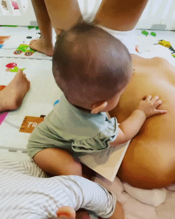 Cười ngất khoảnh khắc Lisa măm nhầm "vếu" ba Kim Lý - Hình 3 Cuoi ngat khoanh khac Lisa mam nham