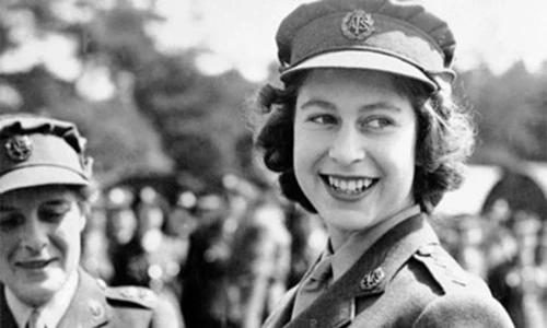 Những khoảnh khắc trong lịch sử mọi người nên xem