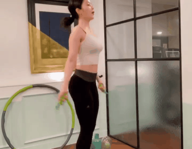 Combo chạy + nhảy dây giúp đùi nhỏ, mông căng - Hình 13 Combo chay + nhay day giup dui nho, mong cang-Hinh-13