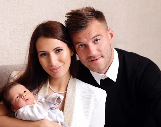 Hôn nhân viên mãn của đội trưởng tuyển Ukraine