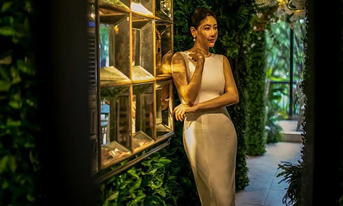 Hà Kiều Anh khoe nhan sắc tươi trẻ, rạng ngời ở tuổi 42