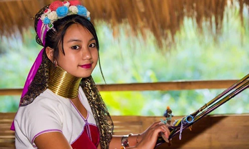 Rùng mình với những tiêu chuẩn sắc đẹp quái đản trên thế giới