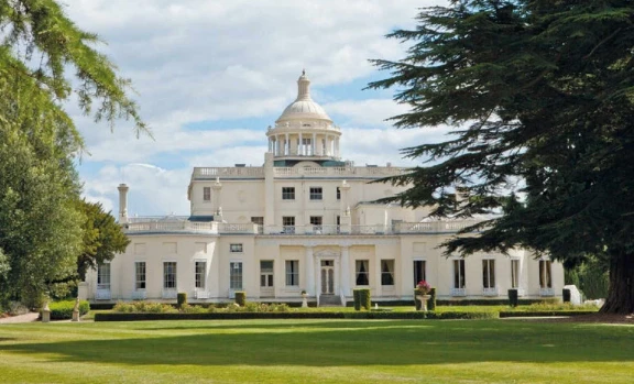 Khám phá dinh thự 79 triệu USD của tỷ phú giàu nhất châu Á