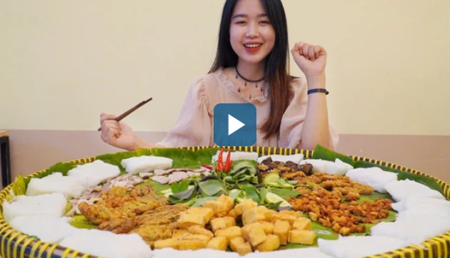 Video : Trải nghiệm bún đậu mắm tôm khổng lồ ở TP.HCM