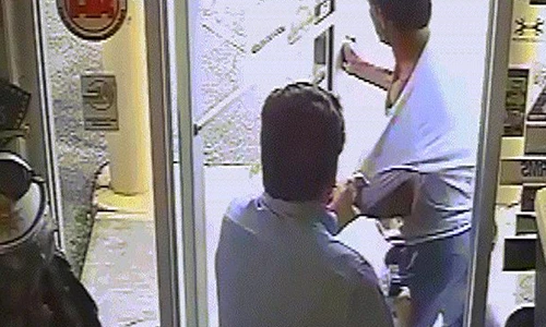 Video chính trị gia Mỹ bắn chết kẻ trộm gây tranh cãi