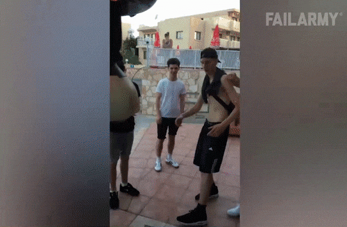 Cái kết thảm họa của các thanh niên yếu còn thích ra gió - Hình 2 Cai ket tham hoa cua cac thanh nien yeu con thich ra gio-Hinh-2