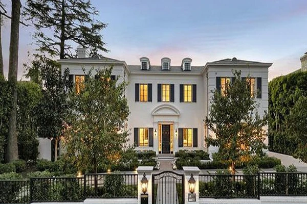 Biệt thự xa hoa 23,5 triệu USD của nữ tỷ phú Mỹ