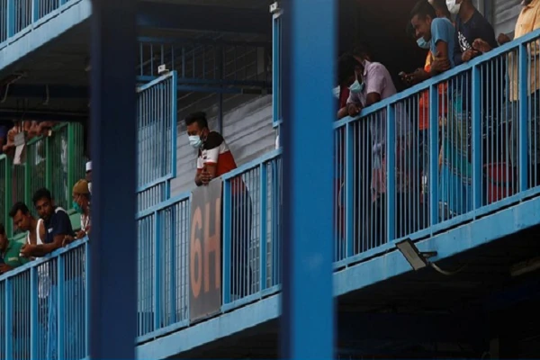 Cuộc sống bên trong ổ dịch COVID-19 lớn nhất Singapore