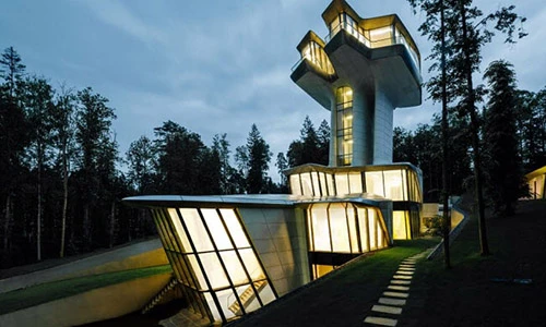 Biệt thự như phi thuyền vũ trụ của tỷ phú Nga gây kinh ngạc