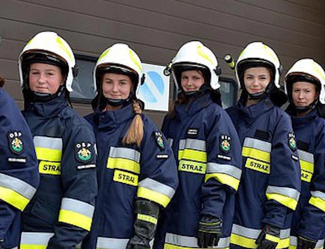 Video: Đội cứu hỏa toàn nữ tại ngôi làng 10 năm không có con trai ở Ba Lan