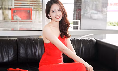 Ngẩn ngơ trước vẻ đẹp kiêu sa của Hoa hậu chân dài nhất Việt Nam