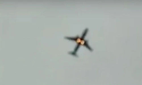 Video khoảnh khắc máy bay quân sự Trung Quốc bốc cháy trước khi rơi 