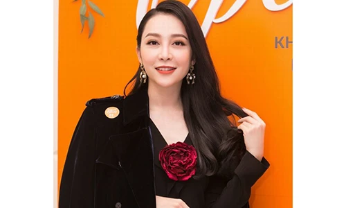 Linh Nga rạng rỡ đi sự kiện sau khi thắng kiện chồng cũ