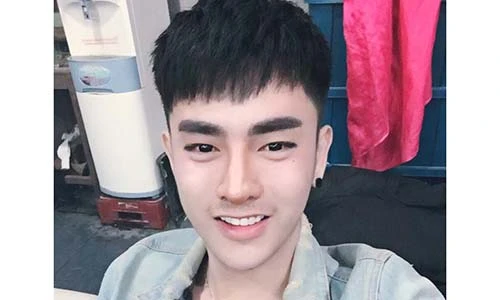 Hành trình "đập mặt xây lại" của soái ca Thái vạn người mê