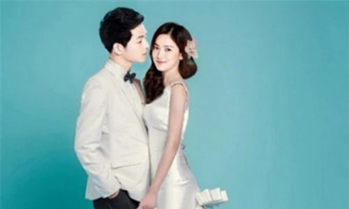 Lộ ảnh Song Joong Ki - Song Hye Kyo sang Pháp hưởng tuần trăng mật?