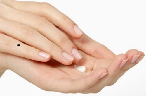 Giải mã tất tần tật về nốt ruồi trên ngón tay