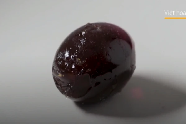 Video: Ăn thử món trứng vịt bắc thảo kỳ lạ của người Trung Quốc