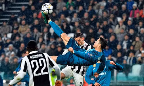 Video: Cận cảnh siêu phẩm “ngả bàn đèn” của Ronaldo