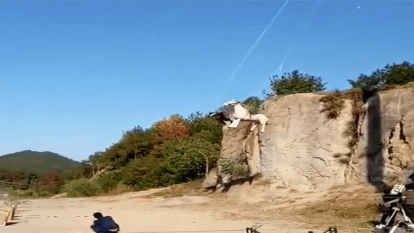 Canh nhay vuc trong phim Trung Quoc da lua khan gia the nay-Hinh-9