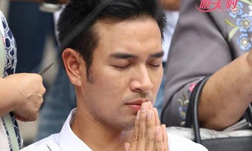 Mưa nước mắt trong ngày tài tử Thái Lan xuống tóc đi tu