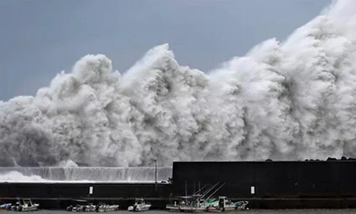 Video: Siêu bão Jebi mạnh nhất trong 25 năm vùi dập Nhật Bản