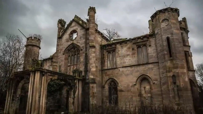 Video: Những căn nhà nổi tiếng không ai dám mua