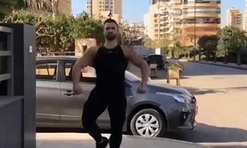 Video: Lần đầu tập gym ra đường hoành tráng hơn hẳn