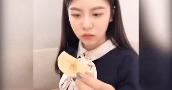 Video: Cặp cha con lầy lội khiến dân mạng "cười ngất"