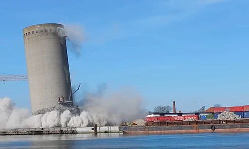 Video: Phá đổ tòa tháp cao 53m ở Đan Mạch và cái kết không ai ngờ