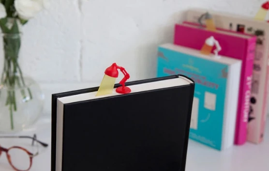Những chiếc bookmark độc đáo dành cho team "mọt sách"