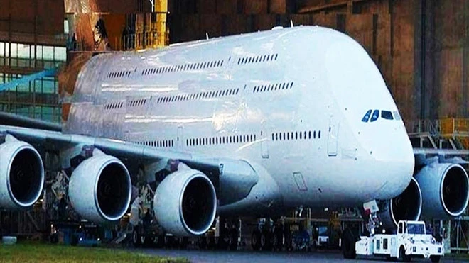 Video: Chiêm ngưỡng 10 mẫu siêu máy bay vẫn còn tồn tại