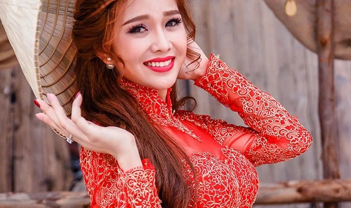 Video: Hot girl "Ghiền Mì Gõ" khoe bikini cực sexy