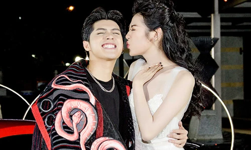 Tú Anh đòi hôn Noo Phước Thịnh, fan liệu có thấy "mếch lòng"?