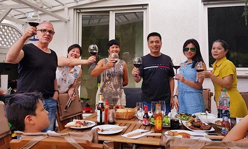 Mỹ Lệ khoe cuộc sống giàu có, yên bình bên chồng con ở Đức