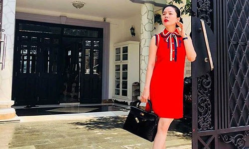 Lệ Quyên gây sốc khi khoe biệt thự sang trọng của mình