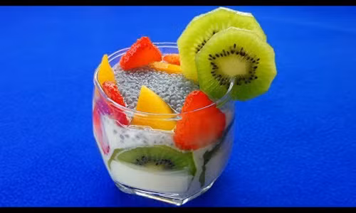 Video: Làm sữa chua phô mai trái cây hạt é ngon ngất ngây
