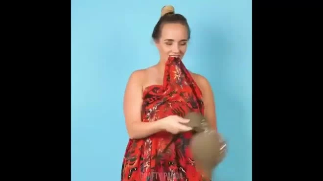 Video: Biến khăn thành váy quây đi biển trong 1 phút