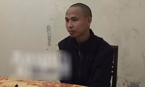 Video: Cận mặt tên cướp vụ đâm tài xế taxi rồi đưa nạn nhân đi cấp cứu