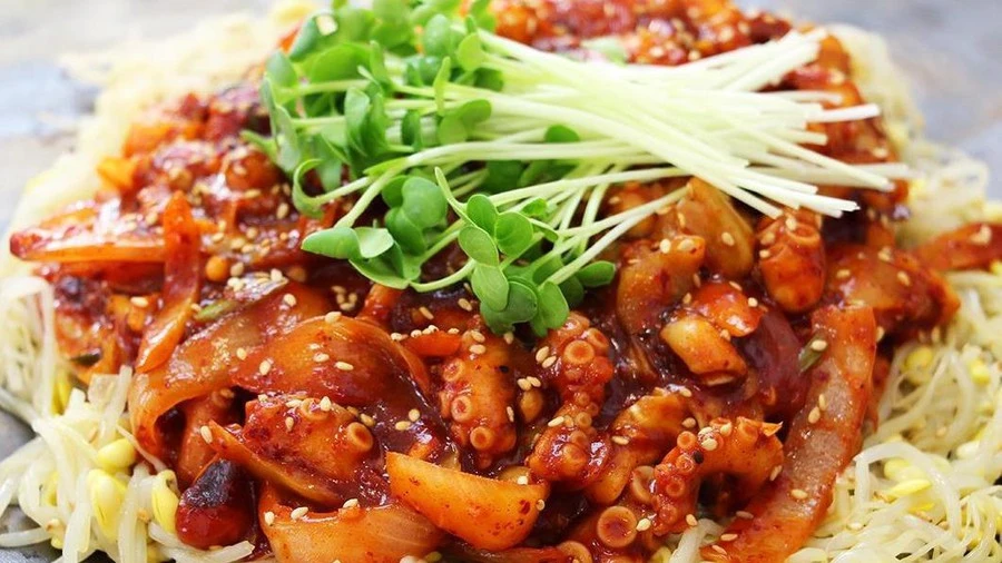 Video: Cách làm bạch tuộc xào cay chuẩn Hàn Quốc tại nhà