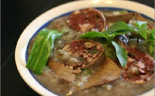 Video: Lẩu cháo lòng cho ngày Hà Nội trở rét