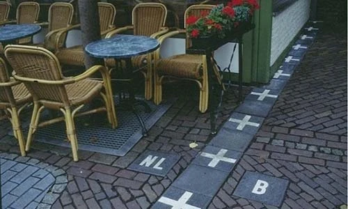 Video: Đường biên giới thú vị nhất thế giới giữa Bỉ và Hà Lan