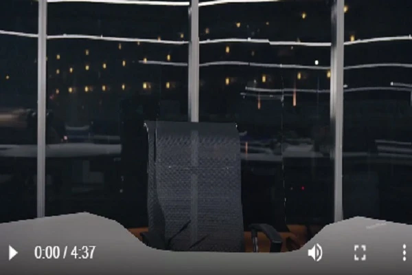 Đây là chiếc khăn tàng hình của Doraemon