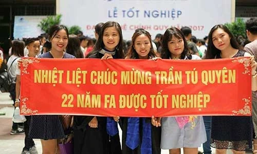 Bên trong khu ký túc xá tồi tàn hơn 100 tuổi tại Nhật Bản
