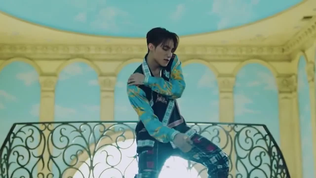 Video: 'Vũ điệu gãy tay' của Sơn Tùng M-TP phủ sóng showbiz Việt 2019 ra sao?