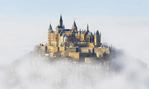 Những lâu đài phủ đầy tuyết lãng mạn nhất thế giới