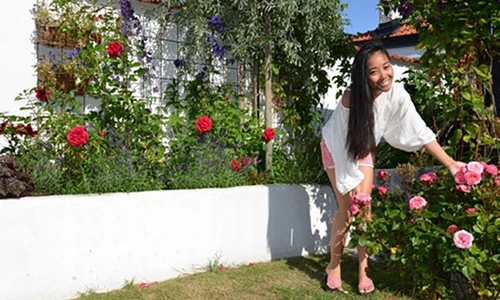 Trầm trồ trước loạt "dinh cơ" của sao Việt ở trời Tây