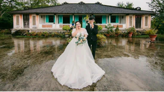 Đôi vợ chồng đi 13 tỉnh thành chụp ảnh cưới