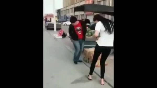 Video: Những con người thích "chọc cười" người khác