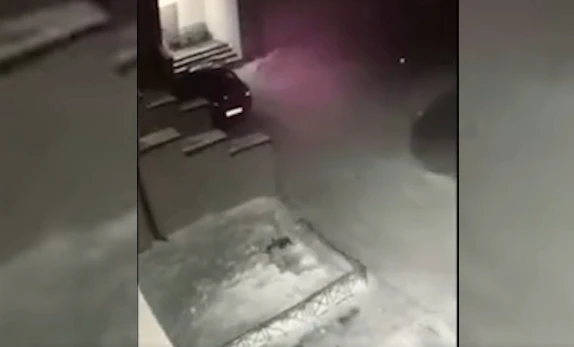 Video : Bé gái 6 tuổi sống sót thần kỳ sau khi rơi khỏi cửa sổ